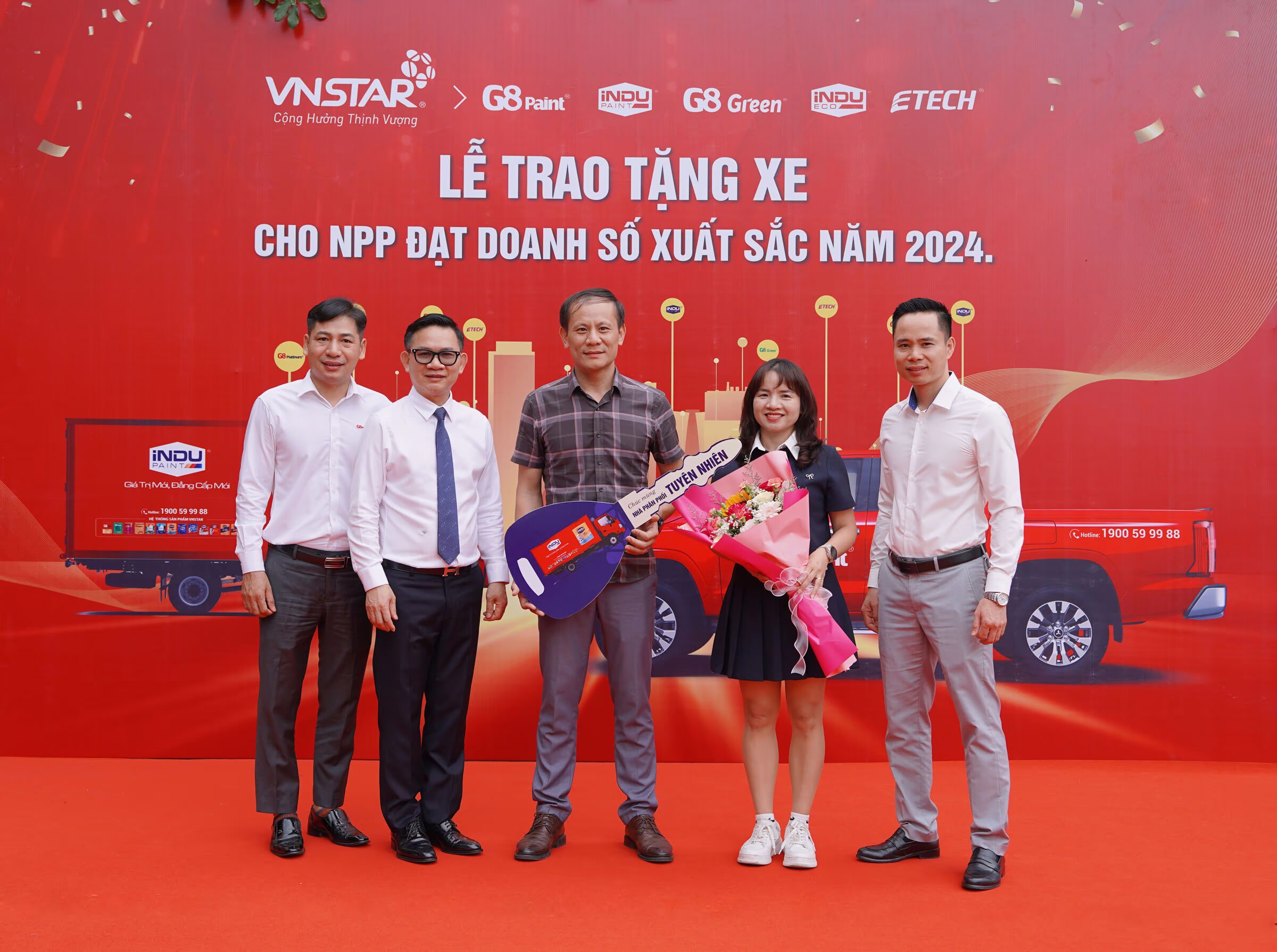 LỄ TRAO TẶNG XE CHO NHÀ PHÂN PHỐI XUẤT SẮC 2024