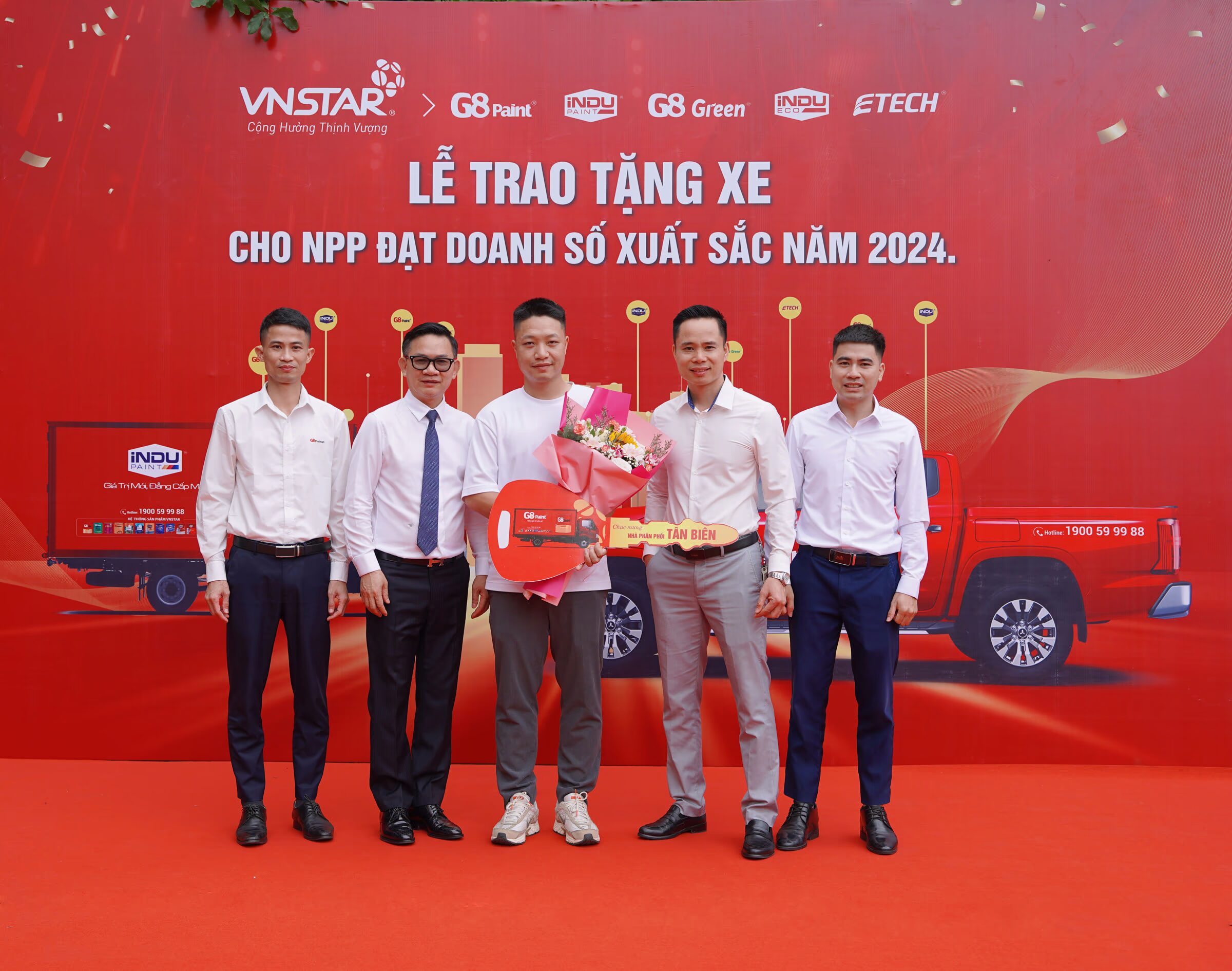 LỄ TRAO TẶNG XE CHO NHÀ PHÂN PHỐI XUẤT SẮC 2024